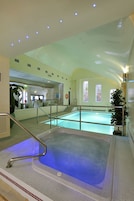 Indoor pool, pool loungers