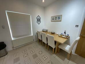 Apartment, Private Bathroom (One Bedroom  (Mulsanne)) | Private kitchen