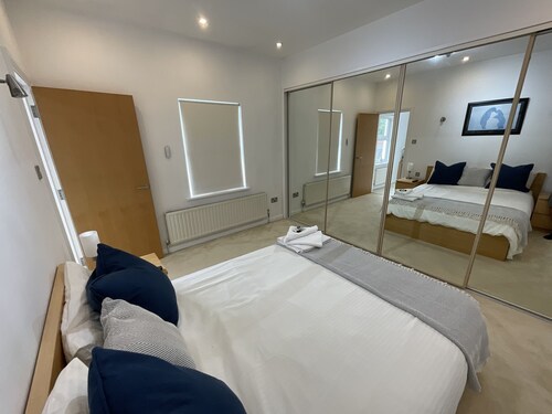 Earle House Serviced Apartments