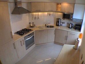 Standard Apartment, 2 Bedrooms (Brooklands) | Restaurant