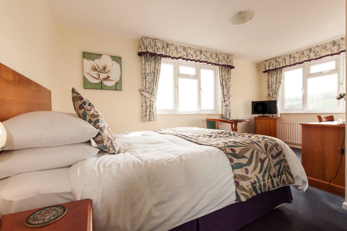 room, 1 double bed, non smoking | hypo-allergenic bedding, individually decorated, individually furnished