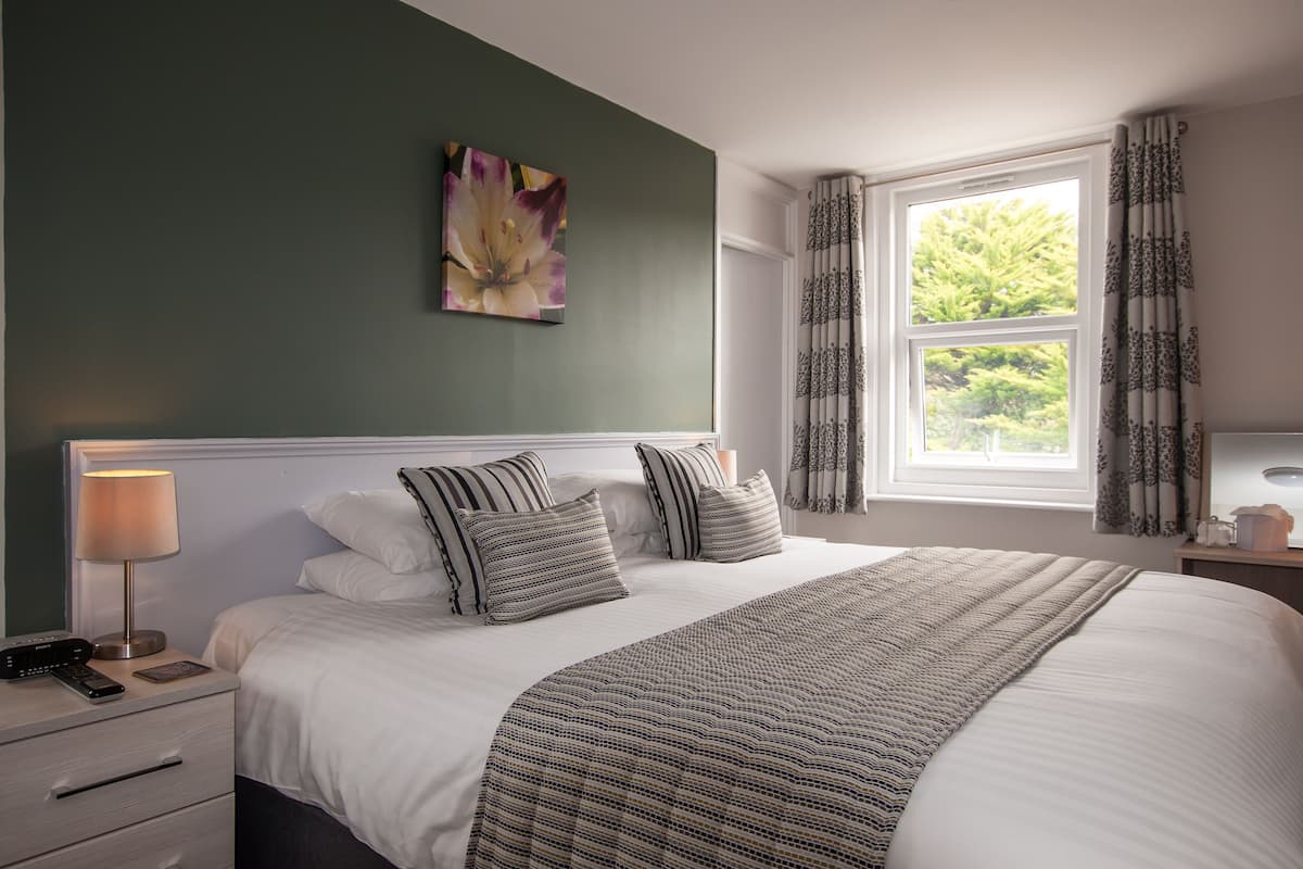 room, 1 double bed, non smoking | hypo-allergenic bedding, individually decorated, individually furnished