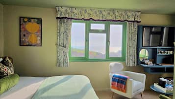 Deluxe Double or Twin Room | Hypo-allergenic bedding, individually decorated, individually furnished