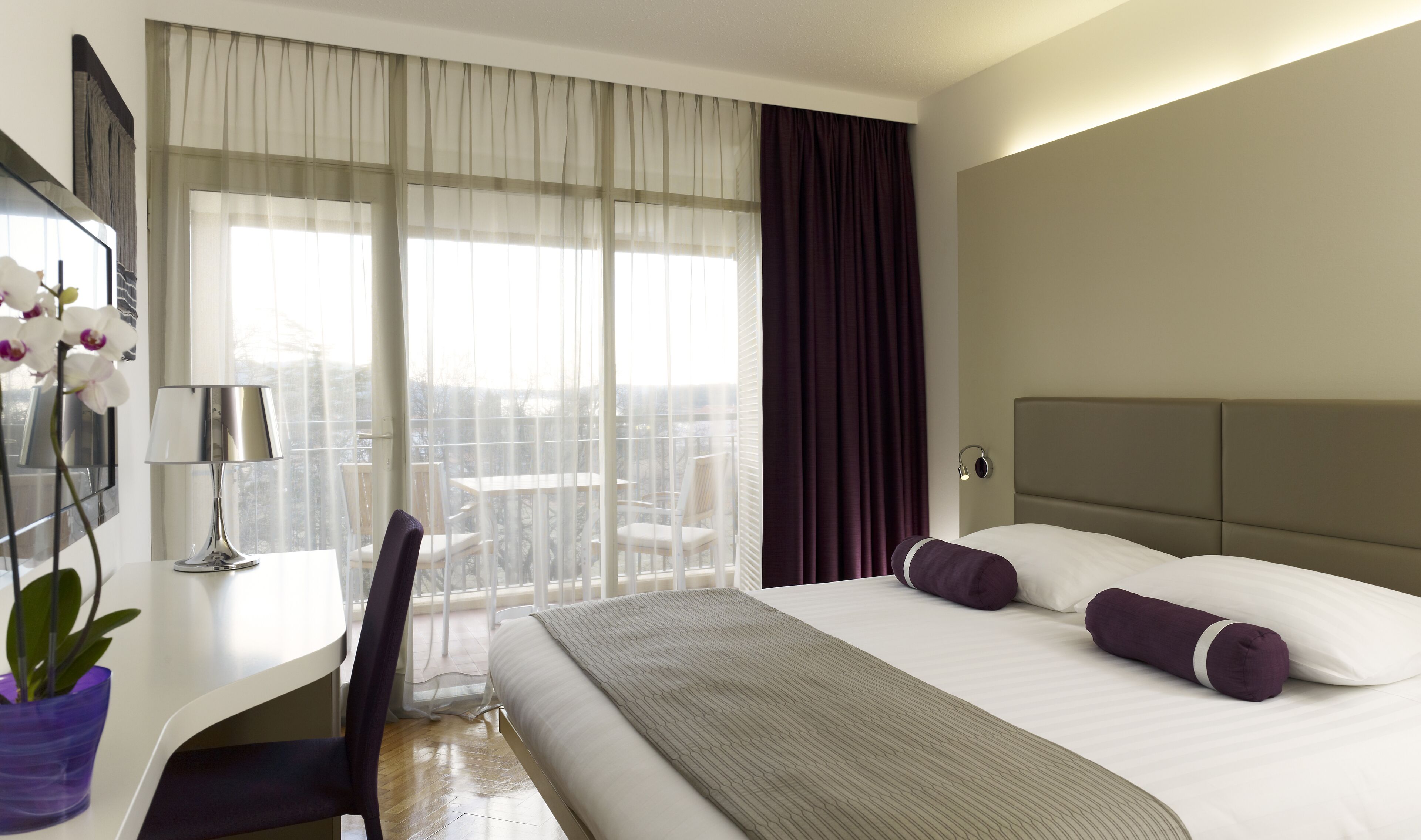 in-room safe, desk, blackout curtains, free wifi