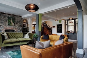 Sala de estar en el lobby