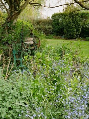 Property grounds - The Tumbling Weir Hotel & Restaurant (Ottery St Mary)