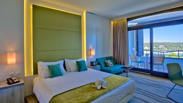 Minibar, in-room safe, desk, free cots/infant beds