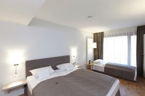 Comfort Triple Room (Pavillon) | Hypo-allergenic bedding, laptop workspace, cots/infant beds, free WiFi - Hotel Klingelhöffer (Alsfeld)