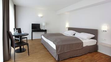 Allergikerbettwaren, laptopgeeigneter Arbeitsplatz, Babybetten