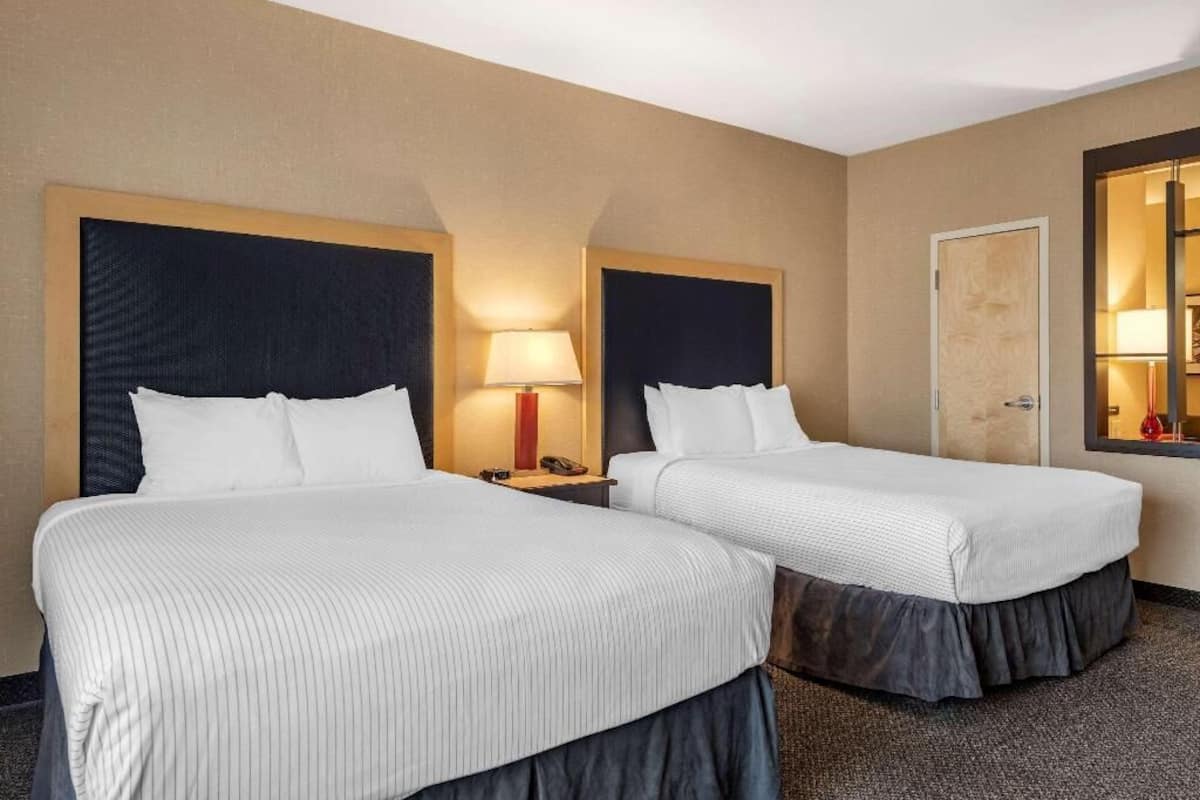 Hochwertige Bettwaren, Pillowtop-Betten, Schreibtisch