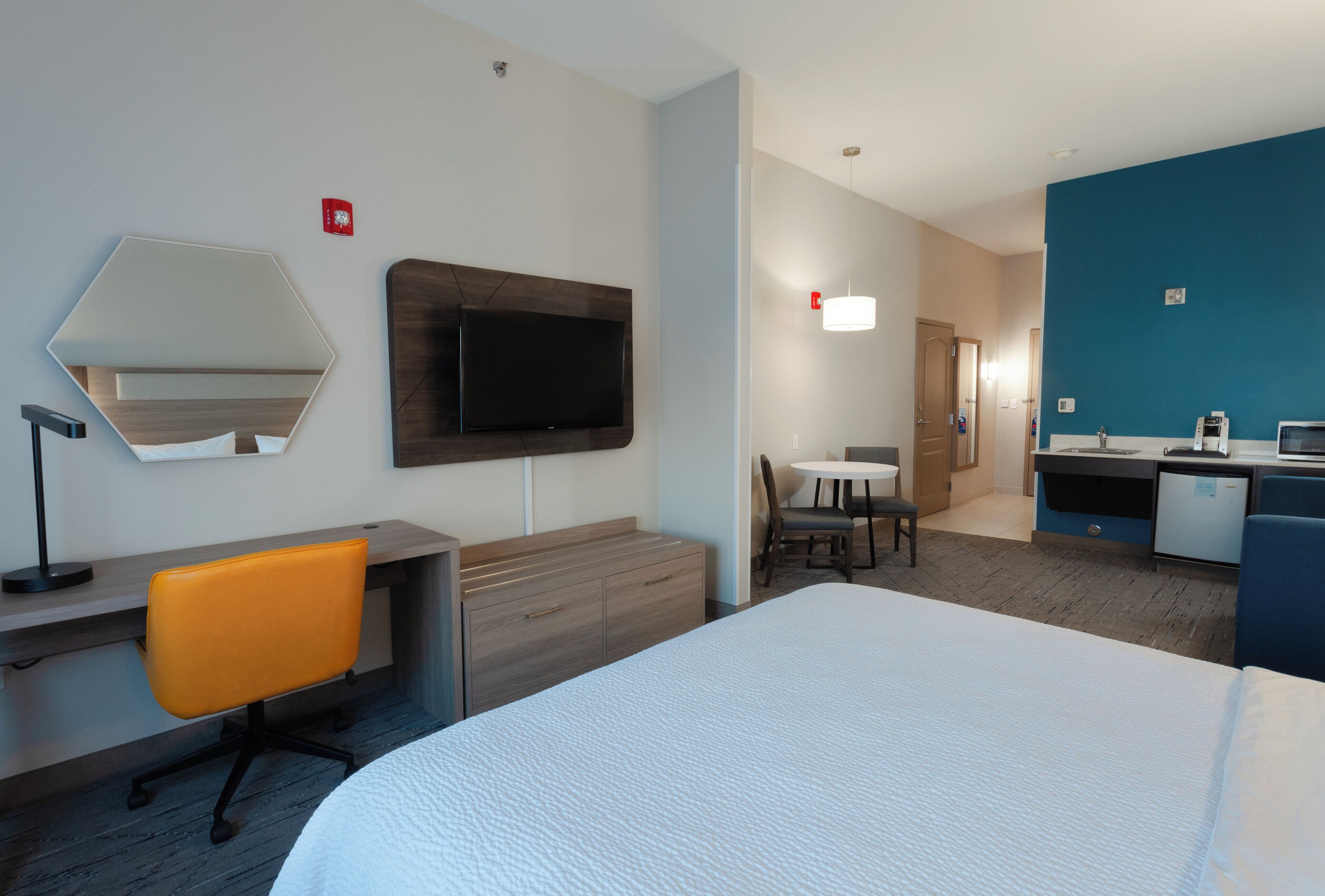 Suite, 1 King Bed, Accessible (Communications) | In-room safe, desk, blackout drapes, iron/ironing board