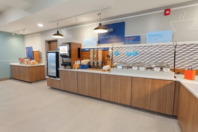Holiday Inn Express & Suites Logan by IHG