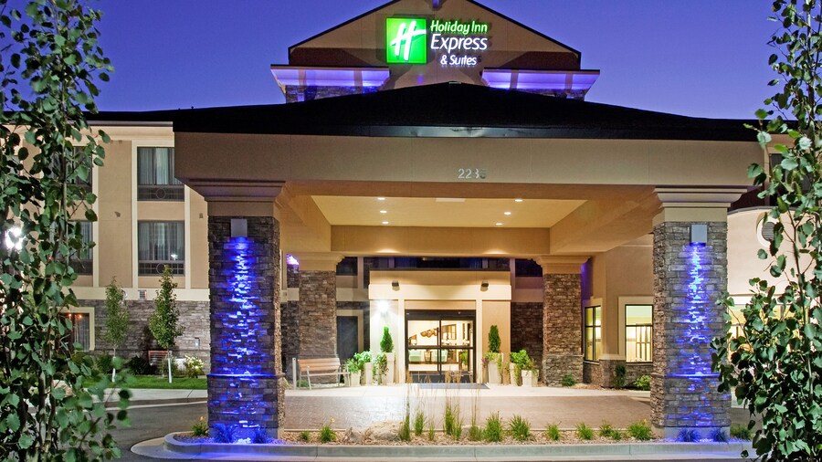 Holiday Inn Express & Suites Logan by IHG