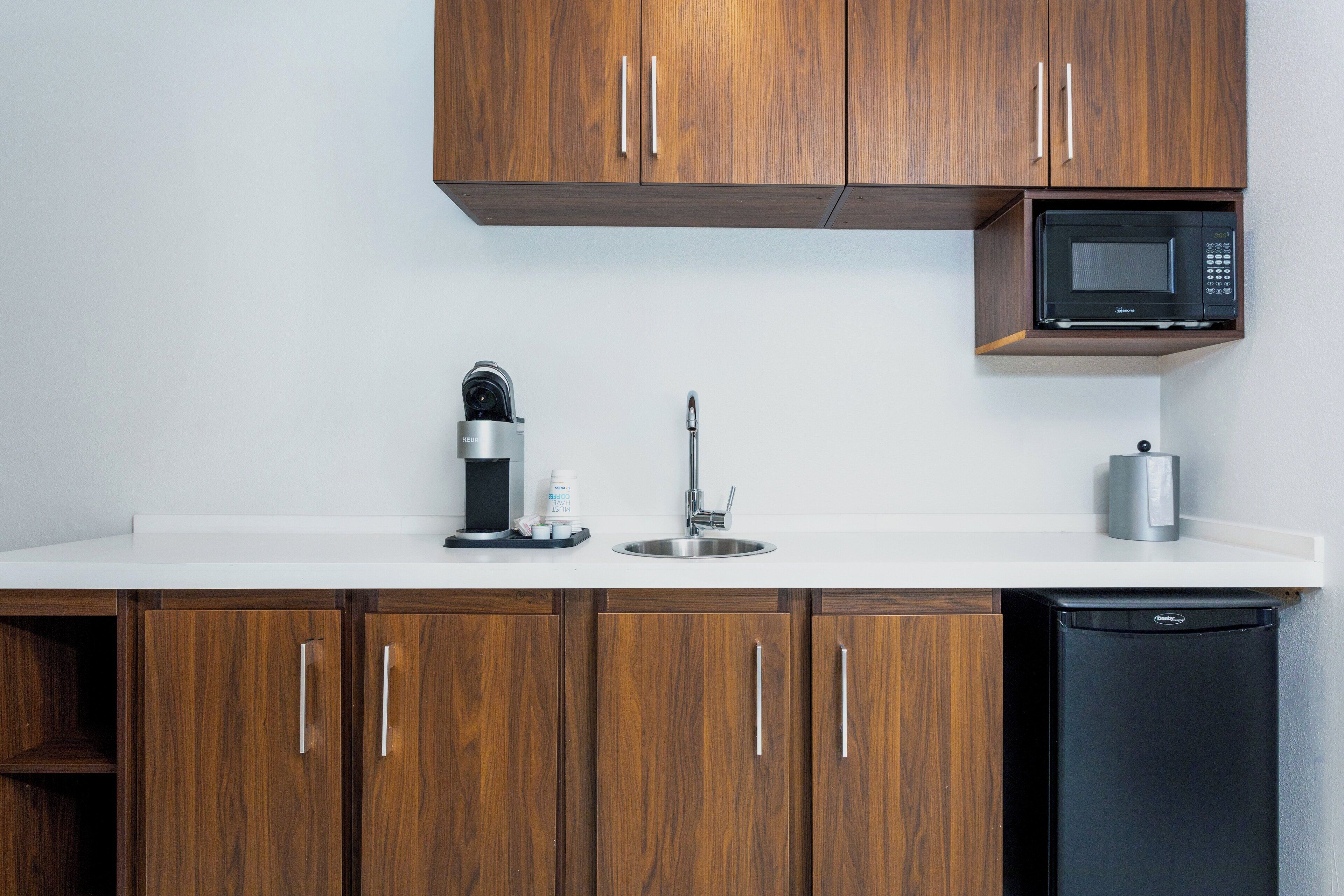 suite, 2 bedrooms | room amenity