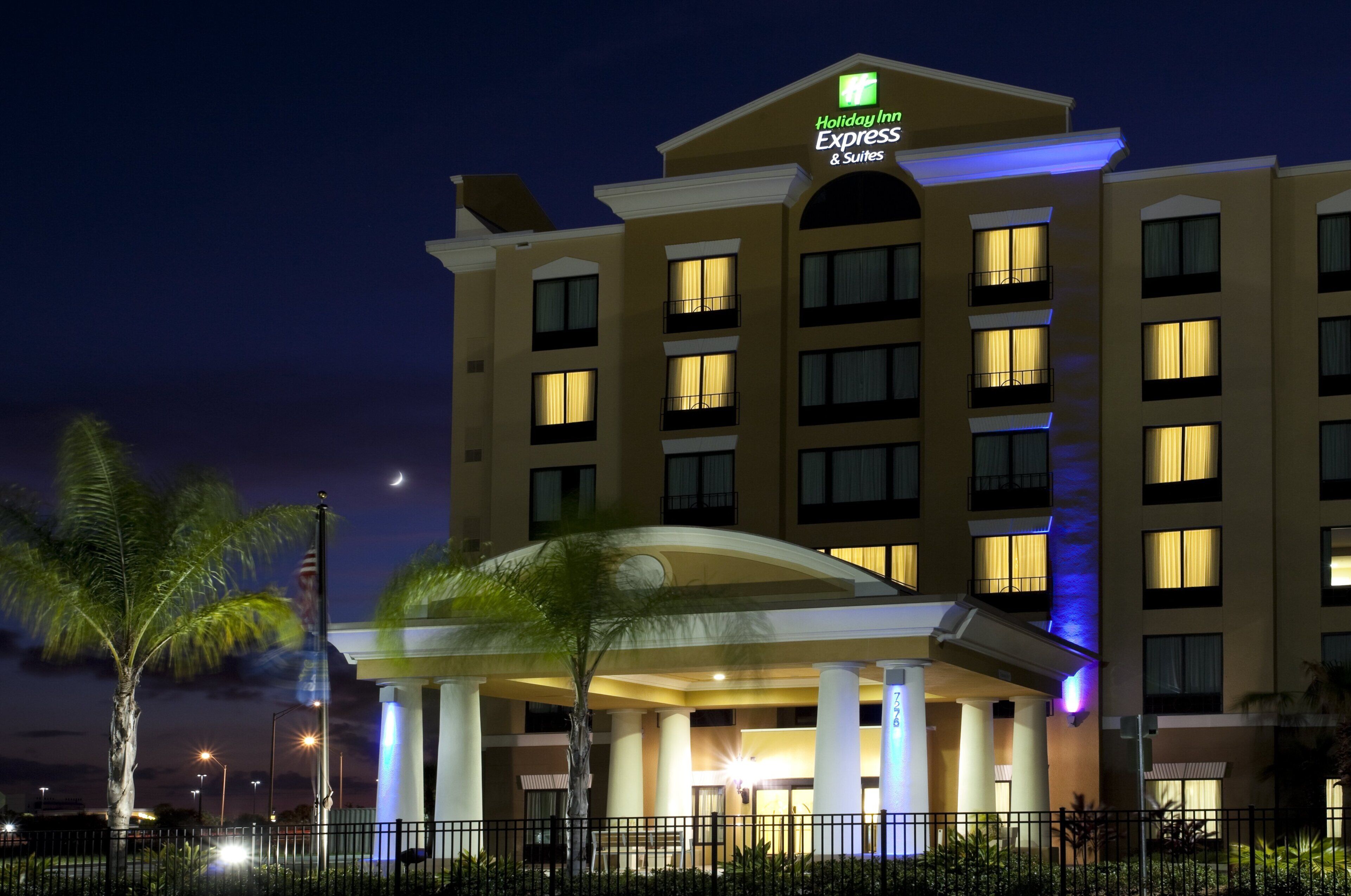 Photo - Holiday Inn Express & Suites, International Drive by IHG