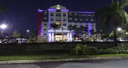 Holiday Inn Express & Suites, International Drive by IHG