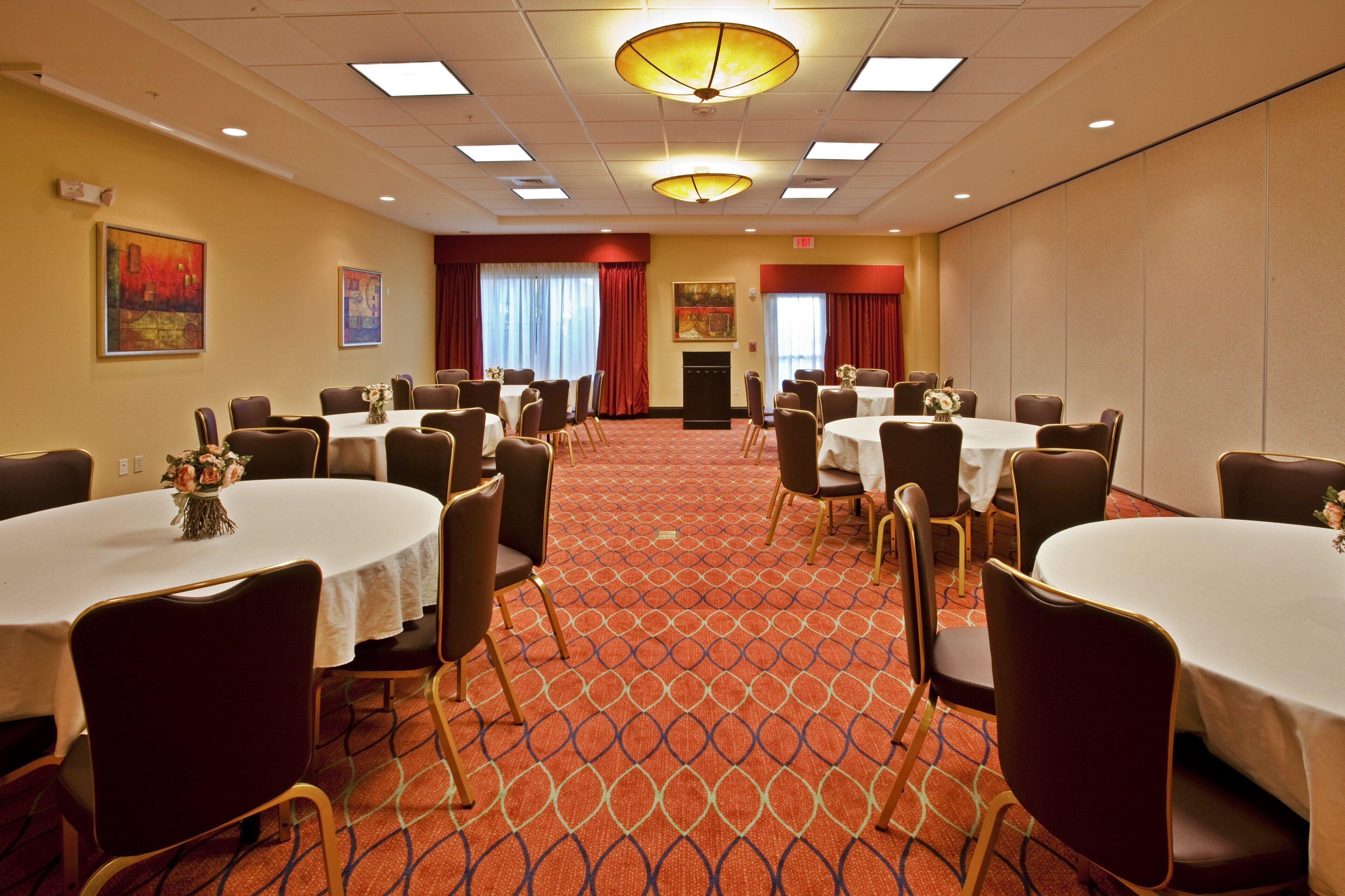 Photo - Holiday Inn Express & Suites, International Drive by IHG