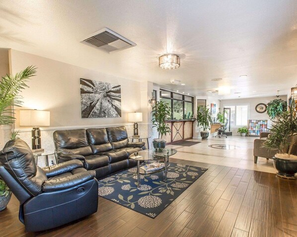 Lobby - Rodeway Inn & Suites Colton - Riverside (Colton)