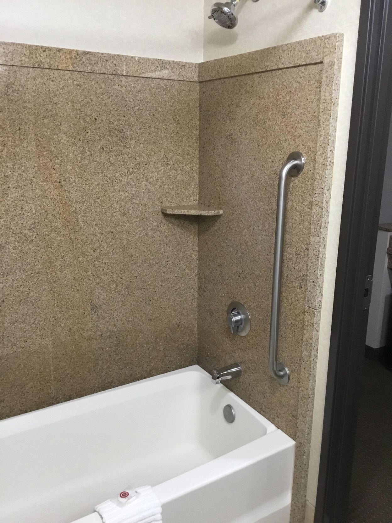 Bathroom | Combined shower/tub, free toiletries, hair dryer, towels