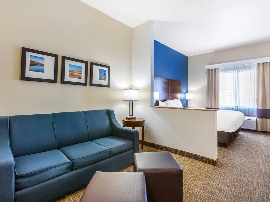 Suite, 1 King-Bett und Schlafsofa, Nichtraucher | Hochwertige Bettwaren, laptopgeeigneter Arbeitsplatz