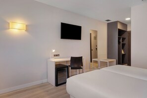 Coffres-forts dans les chambres, bureau, rideaux occultants