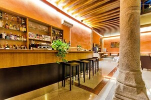 Bar (en el alojamiento)