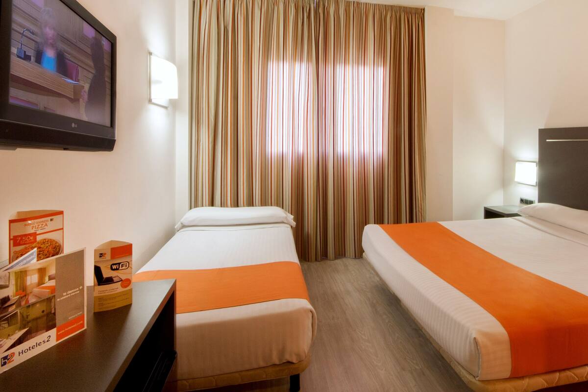 Triple Room, 3 Twin Beds | In-room safe, desk, soundproofing, cribs (free)