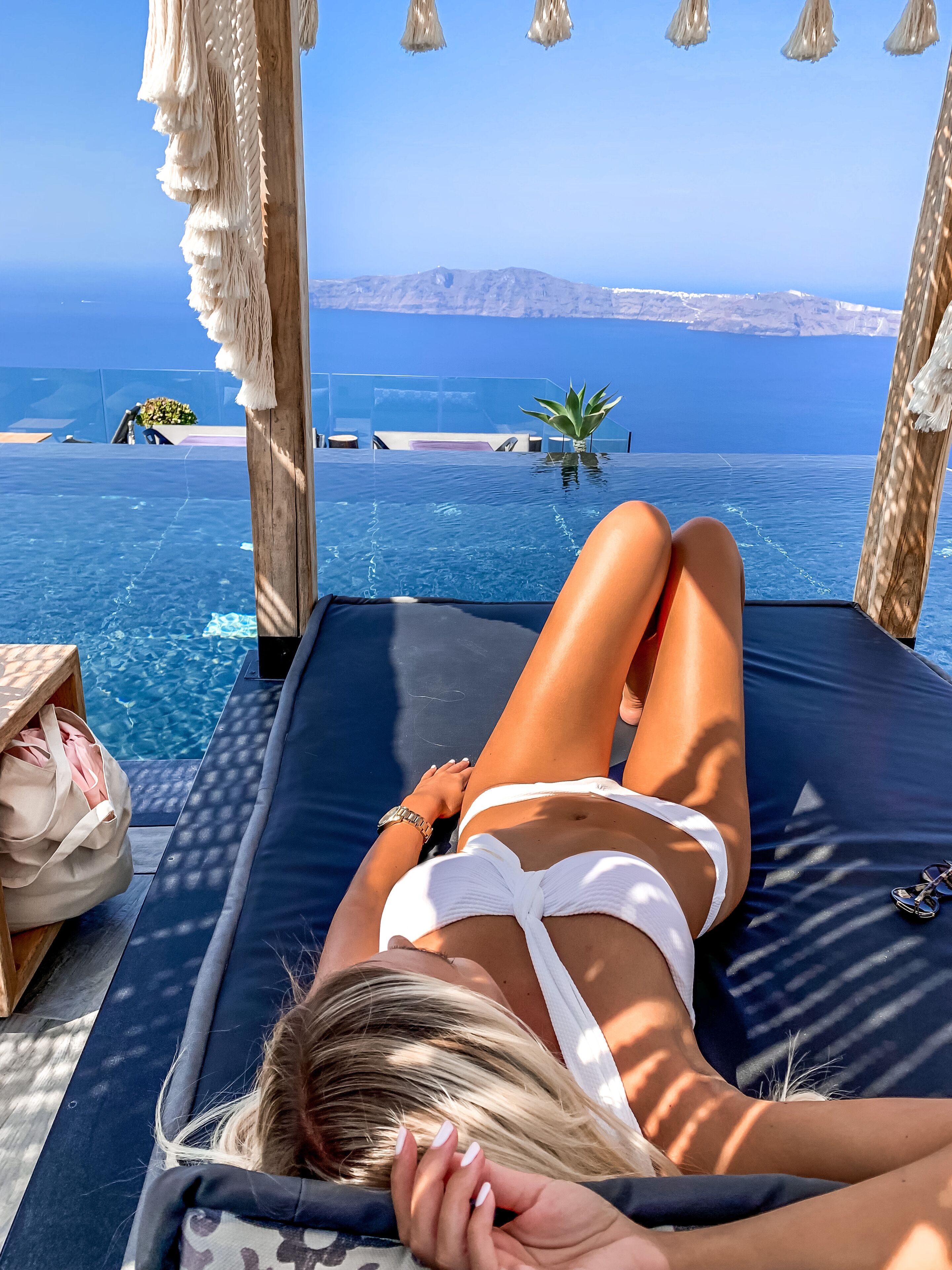 seasonal outdoor pool, free pool cabanas, pool loungers