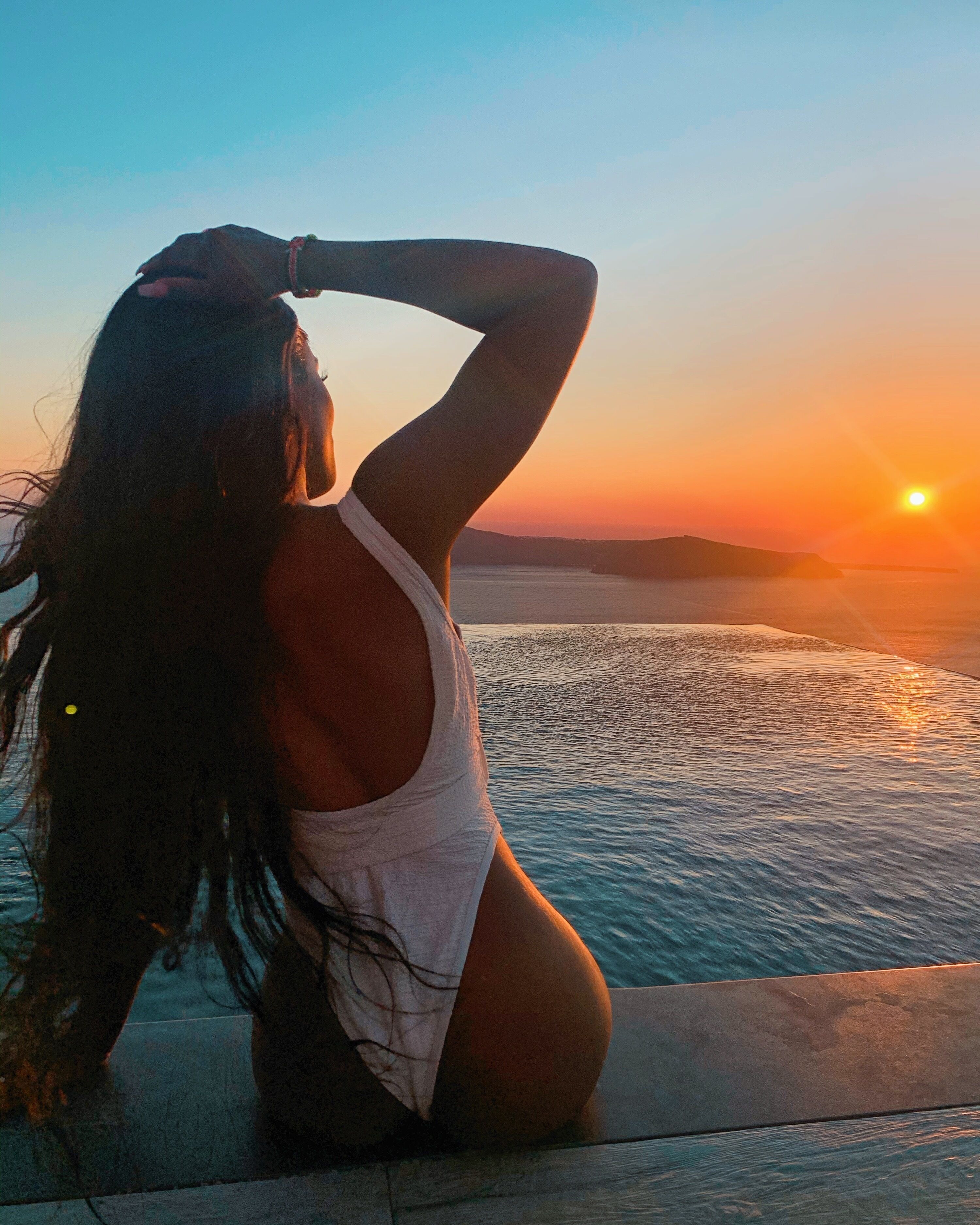 seasonal outdoor pool, free pool cabanas, pool loungers