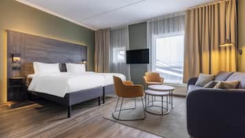Standard Room, Valley View | Hypo-allergenic bedding, in-room safe, desk, blackout drapes