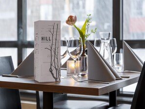 4 restauranter: frokost, lunsj og middag serveres