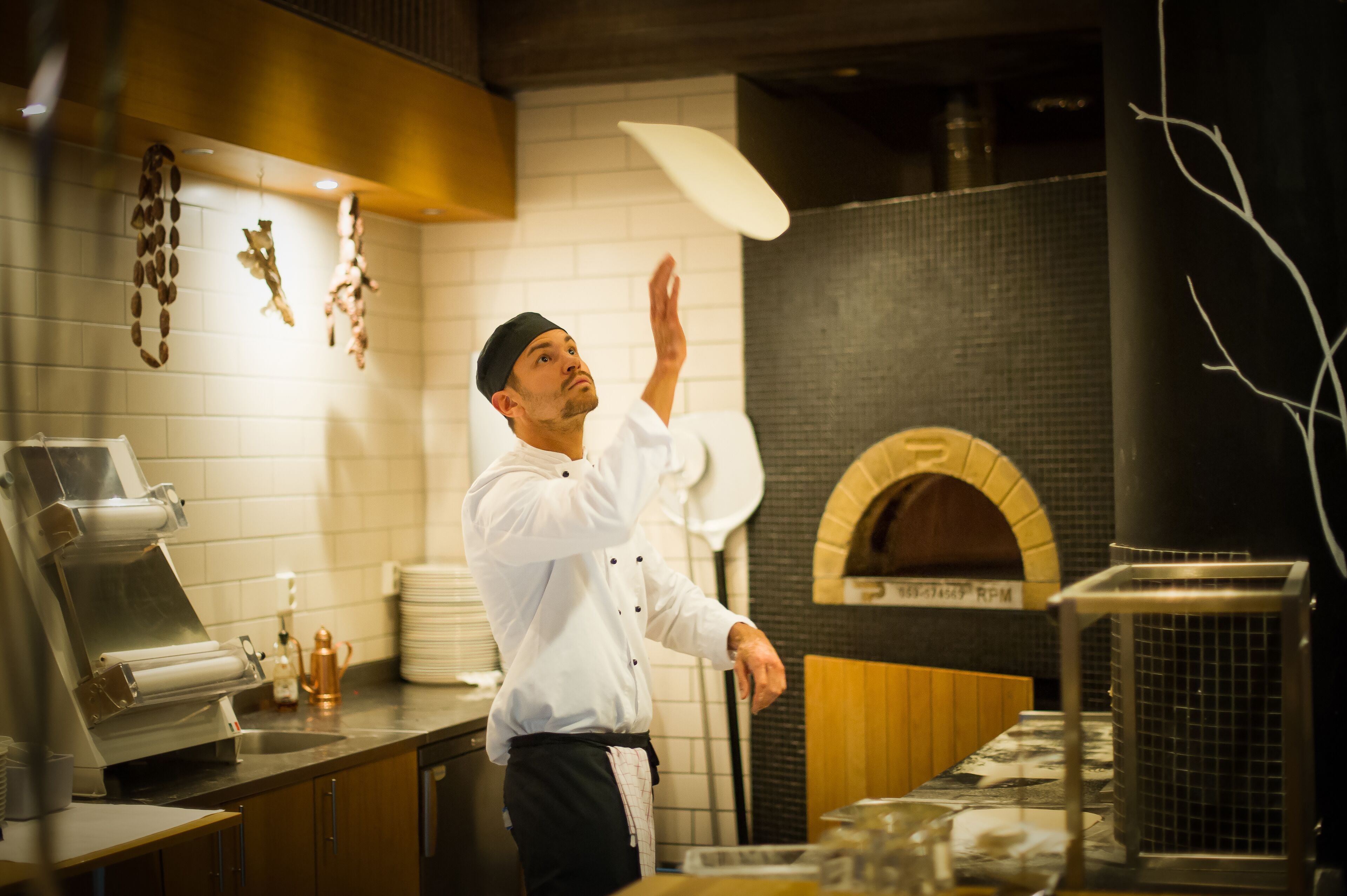 4 restaurants, breakfast, lunch, dinner served; american cuisine