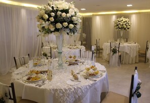 Banquet hall - Hotel Lugano Suites (Quito)