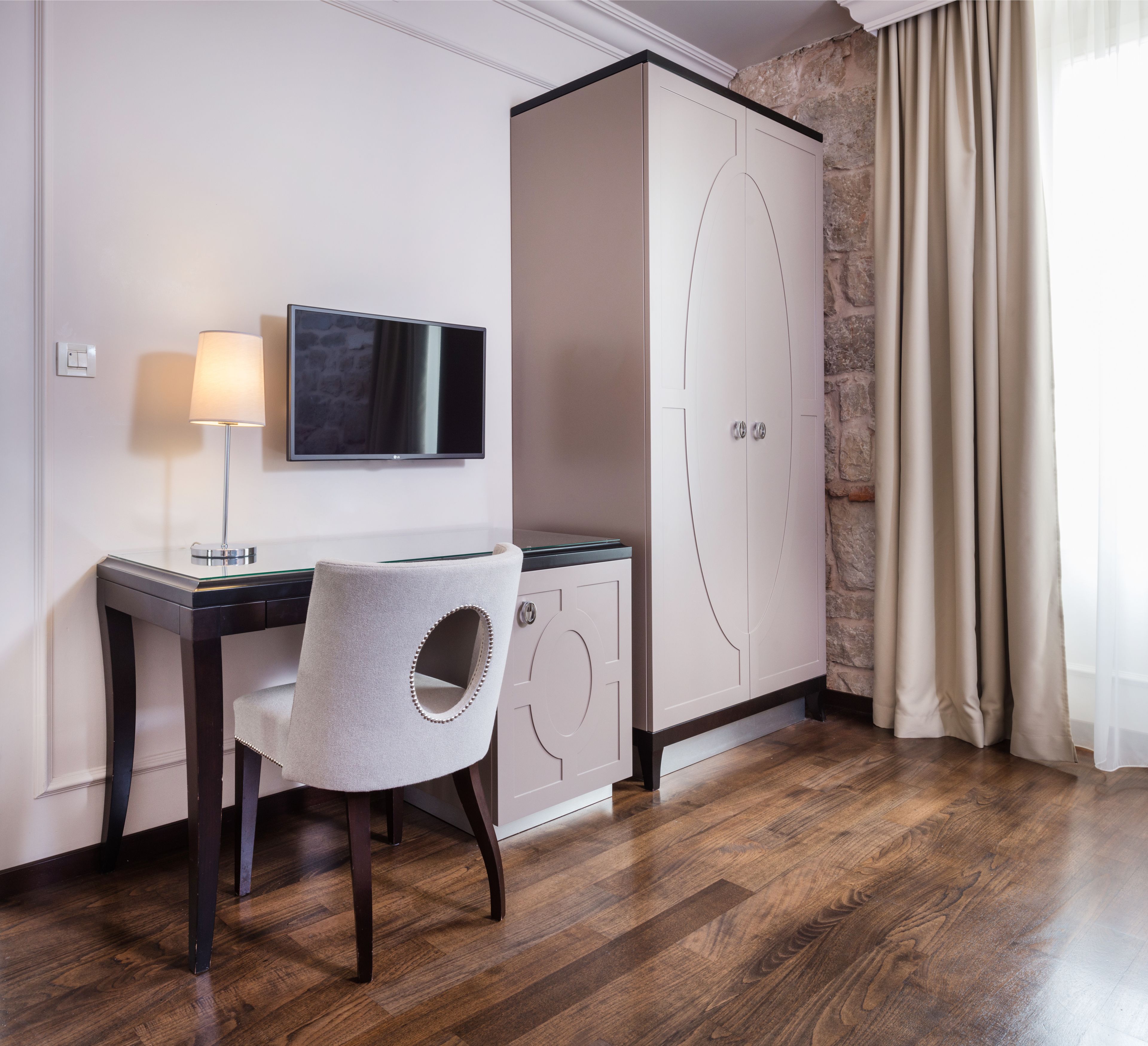 superior double room | down duvets, minibar, in-room safe, desk