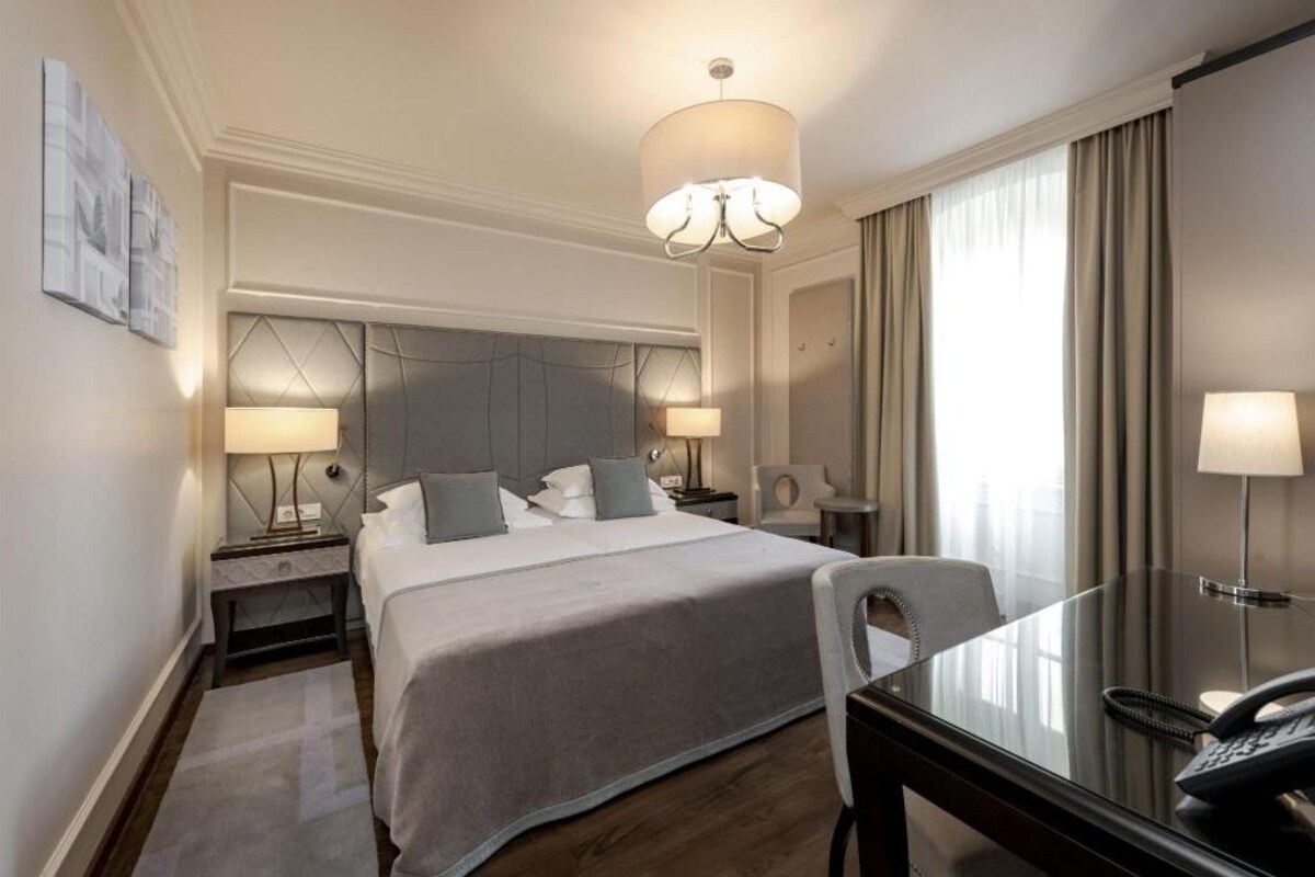 Couette en duvet d'oie, minibar, coffres-forts dans les chambres, bureau
