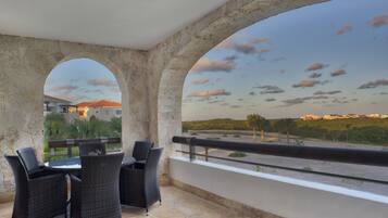 套房, 2 間臥室, 海景 | 露台/庭院