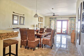 Suite, 1 Bedroom, Golf View | In-room dining