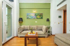 Minibar y caja de seguridad en la habitación 