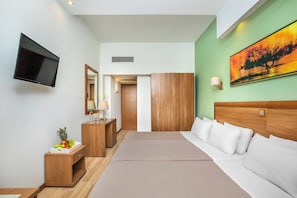 Comfort Triple Room