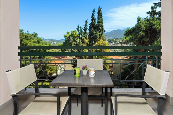 Habitación triple Confort | Balcón