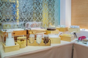 Desayuno buffet todos los días (con cargo)