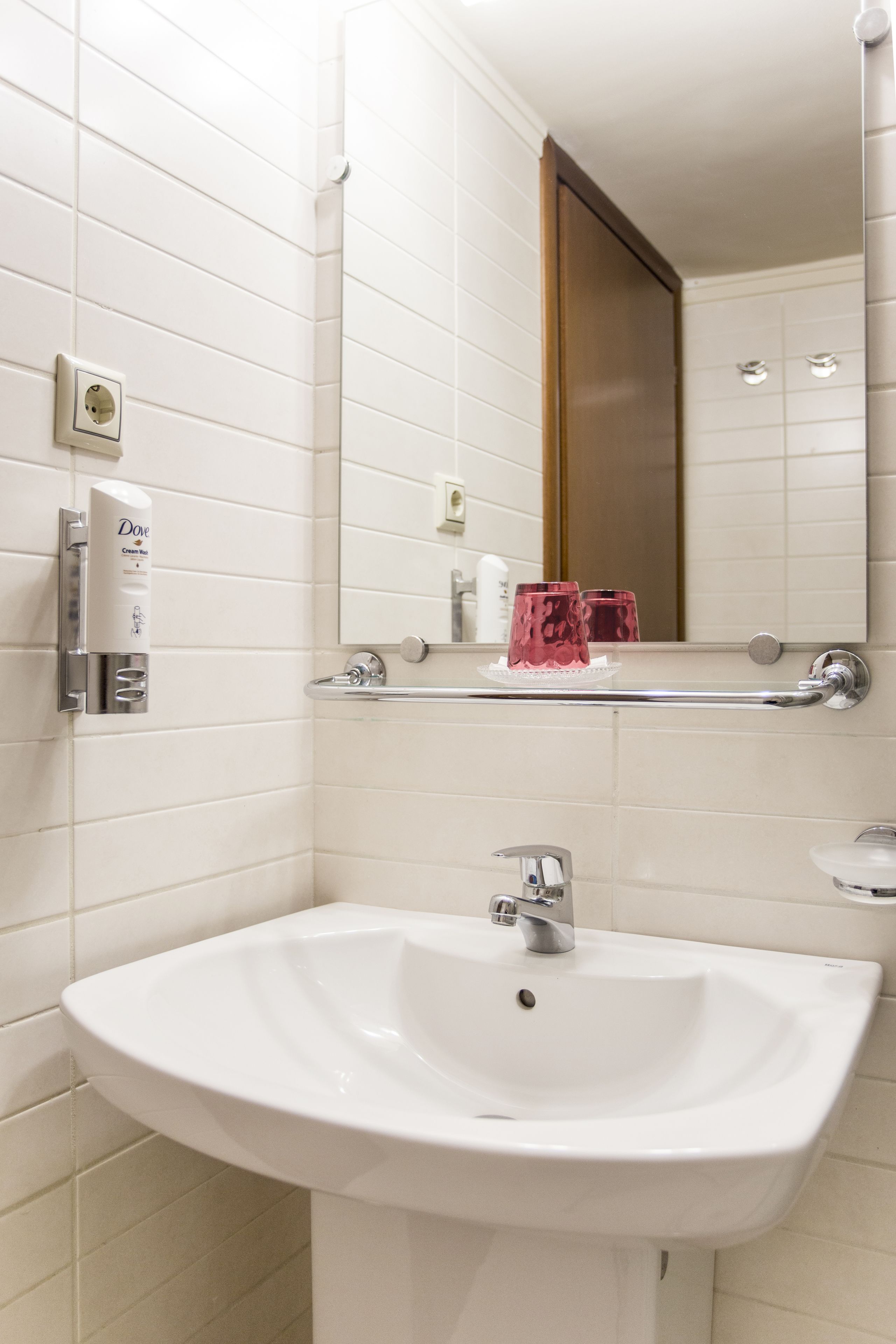 shower, free toiletries, hair dryer, slippers