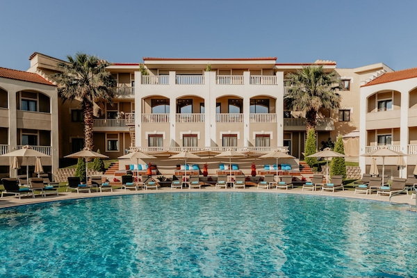 Vista frontal de la propiedad