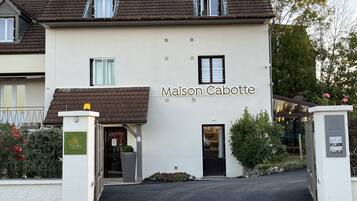 Façade de lâhĂ©bergement