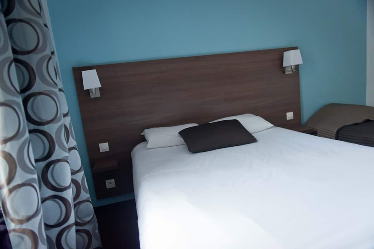 Hypo-allergenic bedding, individually decorated, individually furnished