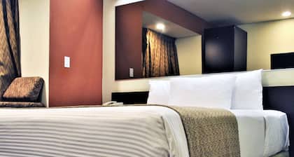 Microtel Inn & Suites by Wyndham Toluca