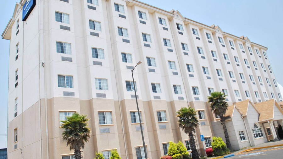 Microtel Inn & Suites by Wyndham Toluca