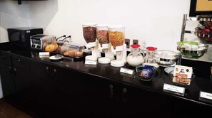 فطور أوروبي مجانًا يوميًا