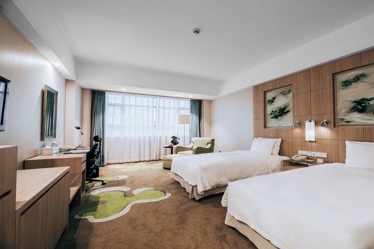 Standard Room, 2 Twin Beds, Garden View | Minibar, in-room safe, soundproofing, iron/ironing board