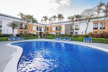 Outdoor pool, pool loungers